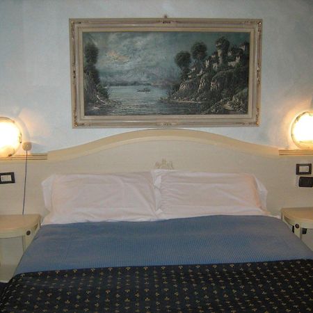 Hotel San Marino Лалльо Номер фото